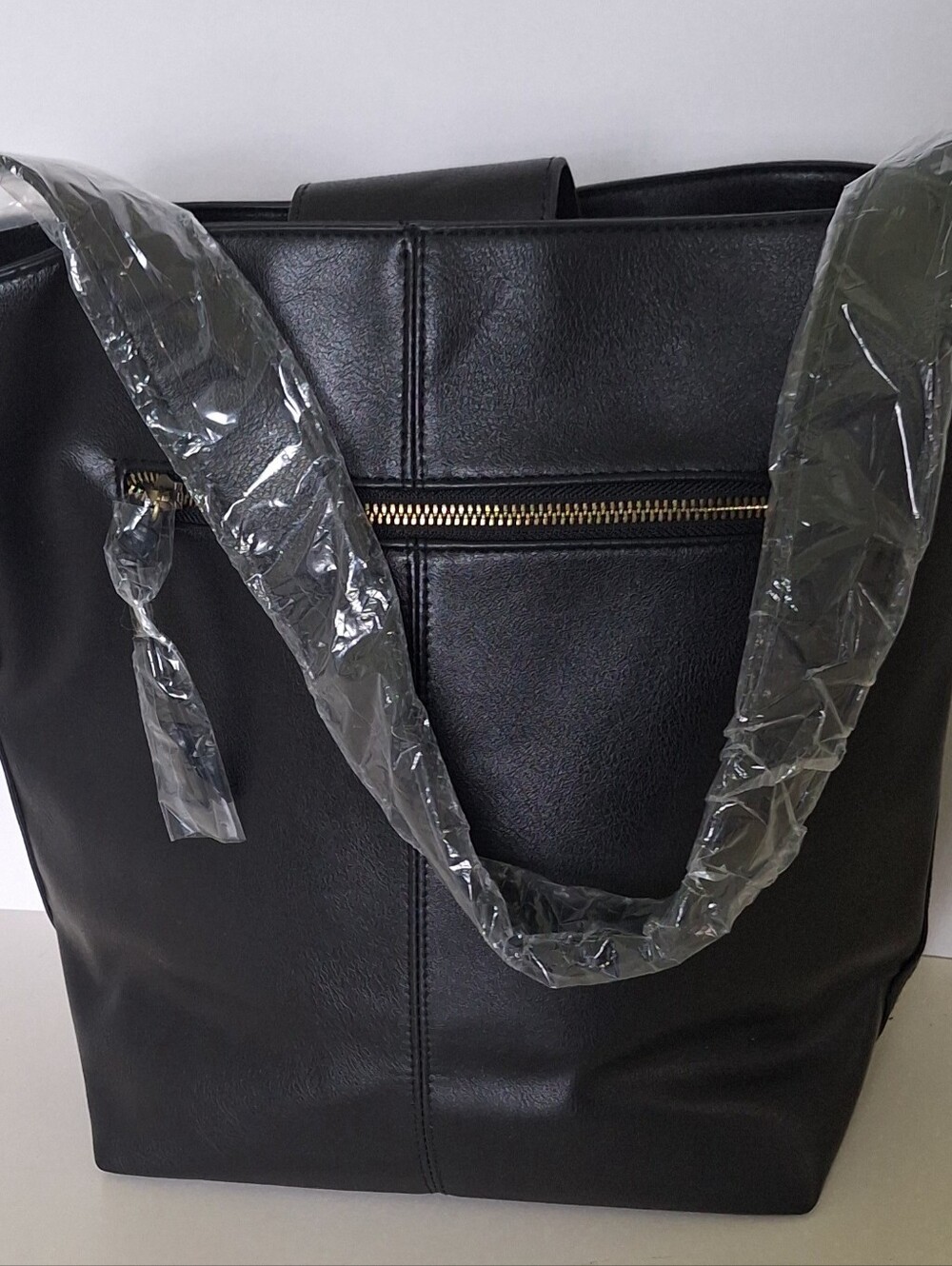 Black Tote Bag with Exterior Zip Pocket